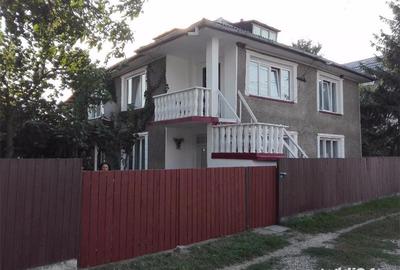 Casă cu 6 camere cu Teren 1000 Mp în Dumbrava