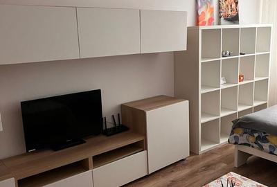 Garsonieră decomandată în Central