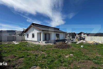 Casă cu 4 camere cu Teren 612 Mp în Micești - 6