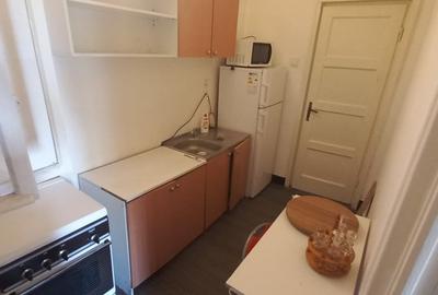 Apartament 3 camere METROU Piata Romana mobilat partial pretabil studenti Apartament 3 camere METROU Piata Romana mobilat partial pretabil studenti - 2