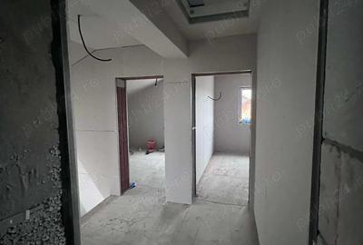 Casă cu 4 camere în Ghiroda