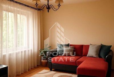 Apartament cu 2 camere, decomandat, parter inalt, zona St...