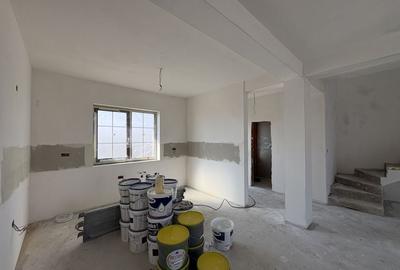 Duplex cu 3 camere, despărțit prin baie | Mosnita Noua | Valery 3 - 6