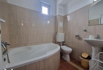 Casă cu 7 camere cu Teren 136 Mp în Central - 12