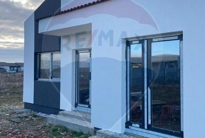 Casa / Vila cu 3 camere de vanzare - 8