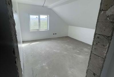 Casă cu 7 camere cu Teren 750 Mp în Central - 2
