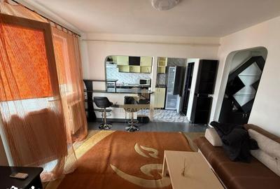 Apartament cu 3 camere semidecomandat în Podu Roș - 3