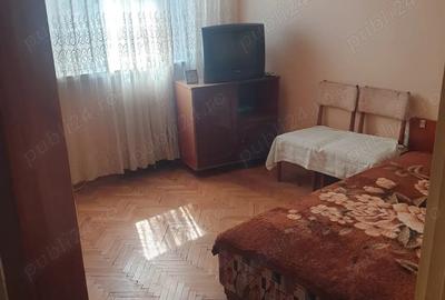 Apartament cu 4 camere în Central - 1