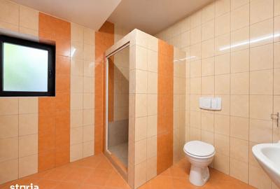 Casă cu 6 camere cu Teren 500 Mp în Crevedia