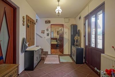 Comision 0 %! Casă de vânzare în Săcele, zona Cernatu! - 9