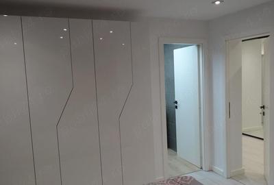 Apartament cu 4 camere decomandat în Central - 4