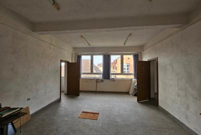 Ansamblu imobiliar, 2 corpuri, cu spațiu comercial, în Timișoara, zona Crișan - 14