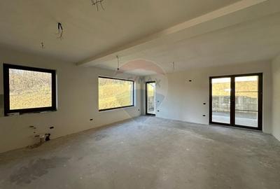 Duplex cu 4 camere cu Teren 985 Mp în Tăuții de Sus - 9
