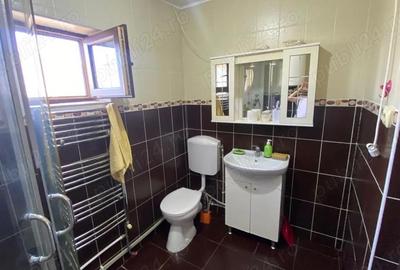 Casă cu 6 camere cu Teren 231 Mp în Central - 2