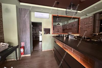 Spațiu comercial, de 210 mp, în Central - 5
