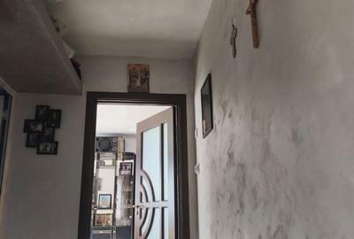 Apartament cu 2 camere semidecomandat în Narcisa - 2