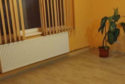 Casă cu 6 camere cu Teren 591 Mp în Central - 4