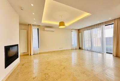 Duplex cu 11 camere cu Canalizare în Central - 2