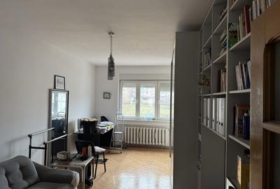 Apartament cu 4 camere decomandat în Central - 4