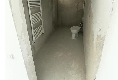 Apartament cu 3 camere semidecomandat în Florești - 1