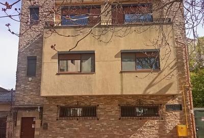 Casă individuală cu 7 camere cu Canalizare în Ultracentral - 47