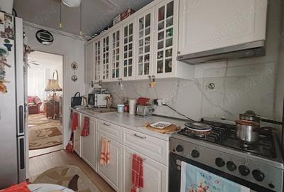 Apartament 4 camere de vanzare zona Favorit - 4
