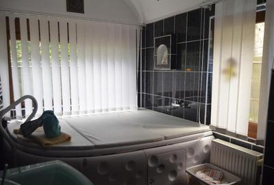 Casă cu 3 camere cu Teren 143 Mp în Piatra Arsă