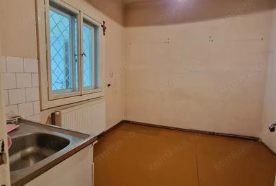 Apartament cu 3 camere decomandat în Traian - 6