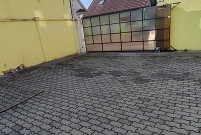 Spațiu comercial, de 319 mp, în Central - 10