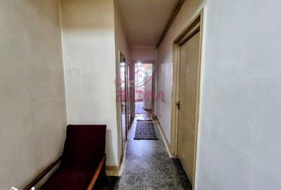 Apartament cu 2 camere semidecomandat în Micro 1