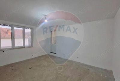 Casă cu Teren 800 Mp în Gălățeni - 11