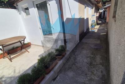 Casă cu 3 camere semidecomandat cu Canalizare în Tei - 14
