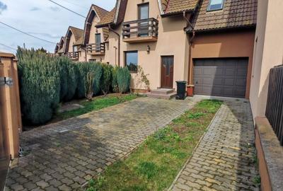 Apartament cu 3 camere decomandat în Criș - 1