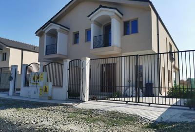 Casa de vanzare Duplex zona Carrfour - 1