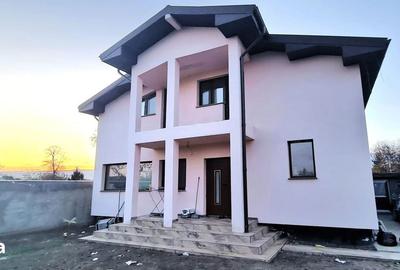Casă cu 5 camere cu Teren 295 Mp în Central - 10
