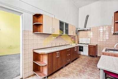 Apartament ultracentral cu 3 camere si centrala proprie Apartament ultracentral cu 3 camere si centrala proprie - 17