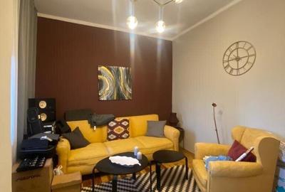 Casă cu 5 camere cu Teren 387 Mp în Centrul Civic - 1