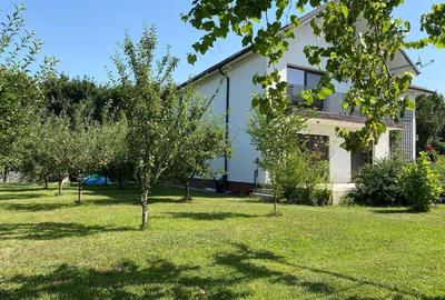 Casă cu 10 camere cu Teren 1140 Mp în Bascov - 1