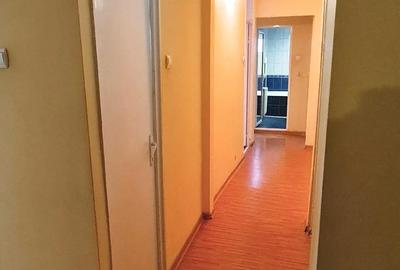 Apartament cu 3 camere decomandat în Tecuci - 1