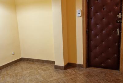 Apartament 3 camere partial mobilat, decomandat, et. 1/4 cu CT, zona Scoala 7 . - 8