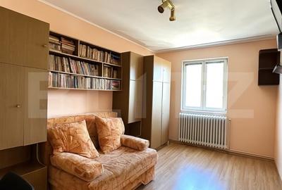 Apartament de vanzare cu 3 camere, 59 mp, - cartier Micro, Aiud