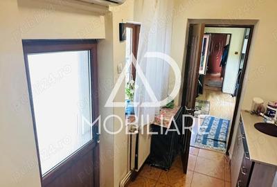 Casa de vanzare , zona centrala Strada 14 Octombrie - 8