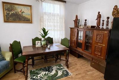 Casă cu 4 camere cu Teren 200 Mp în Central - 1