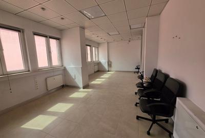 Apartament cu 4 camere semidecomandat în Magheru - 15