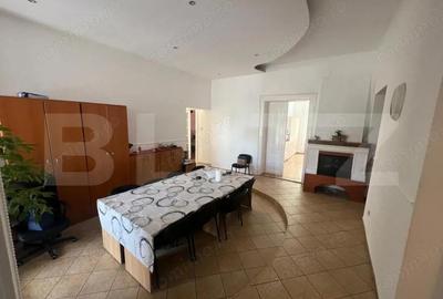 Casă cu 8 camere cu Teren 1000 Mp în Central - 6