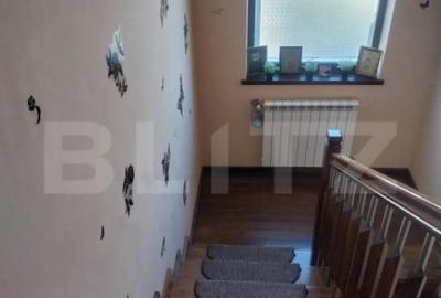 Casă cu 5 camere cu Teren 600 Mp în Central