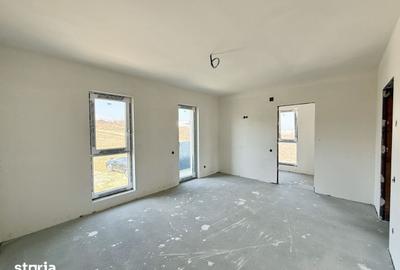 Casă cu 4 camere cu Teren 300 Mp în Central - 1