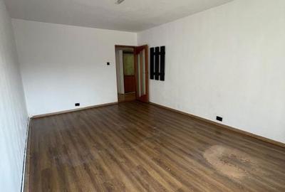 Spațiu comercial, de 70 mp, în Central - 8