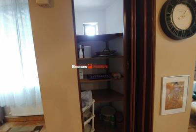 Apartament cu 4 camere decomandat în Central - 4