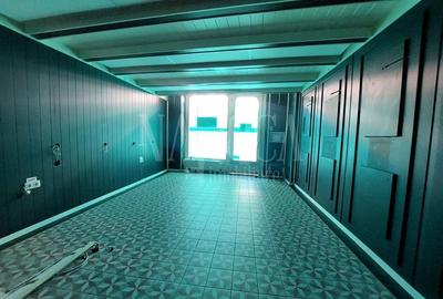 Spațiu comercial, de 164.39999389648 mp, în Central - 3